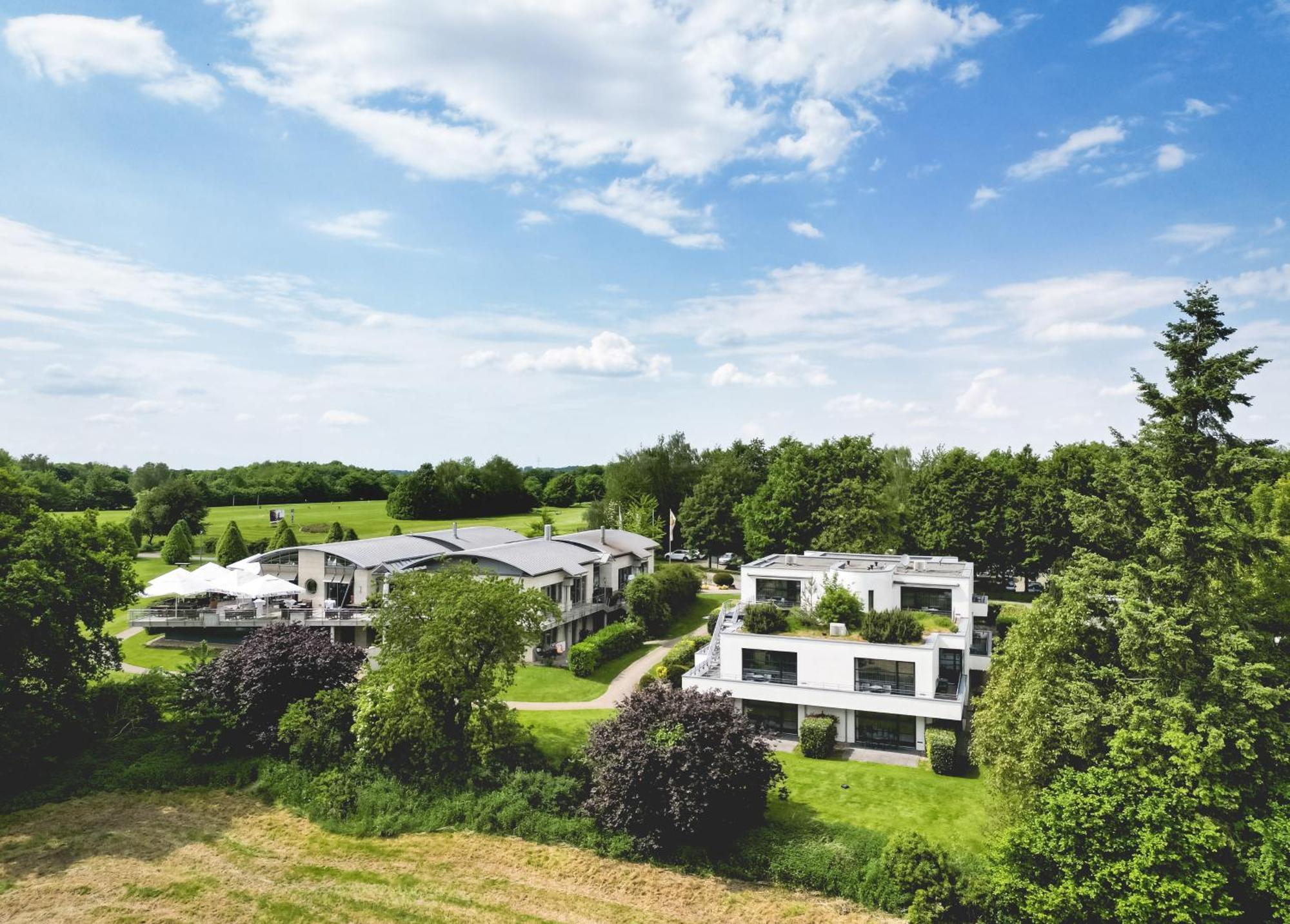 Golfhotel Gut Neuenhof Фрёнденберг Экстерьер фото