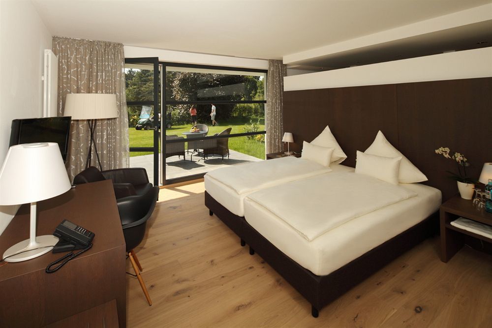 Golfhotel Gut Neuenhof Фрёнденберг Экстерьер фото
